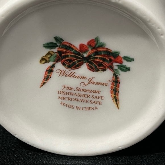 William James Fine Stoneware Coffee Mug Christmas Fruit Garland Holiday - Picture 4 of 8